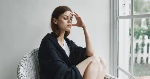 Imagen de mulher triste con mudanças de humor