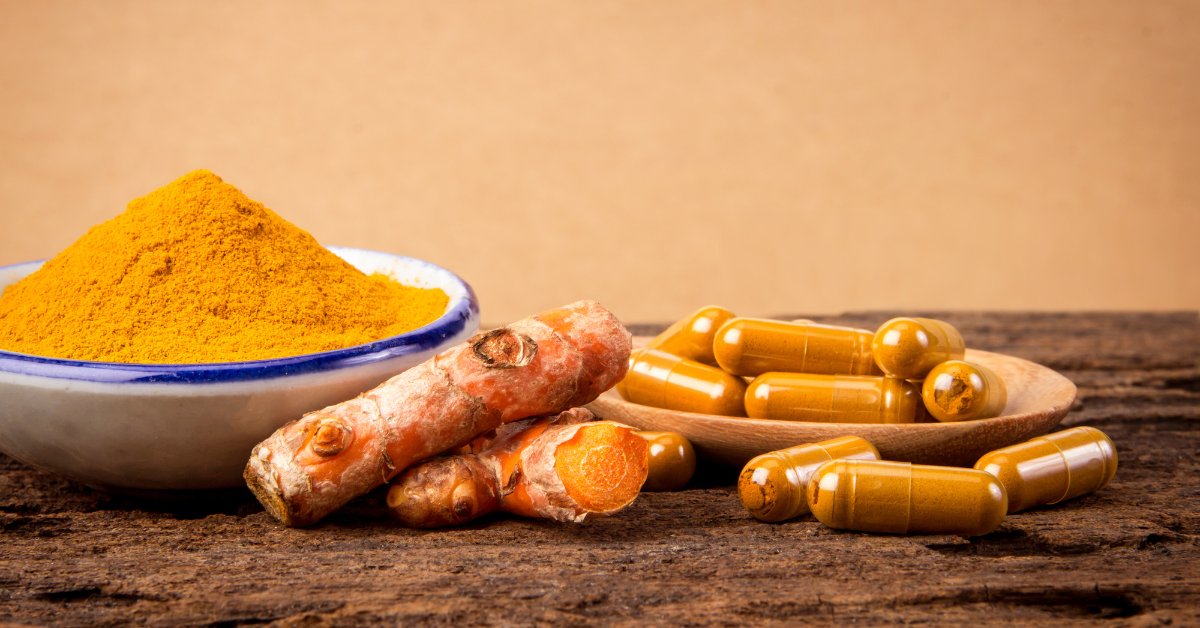 Raíz de cúrcuma, una planta con beneficios para la piel