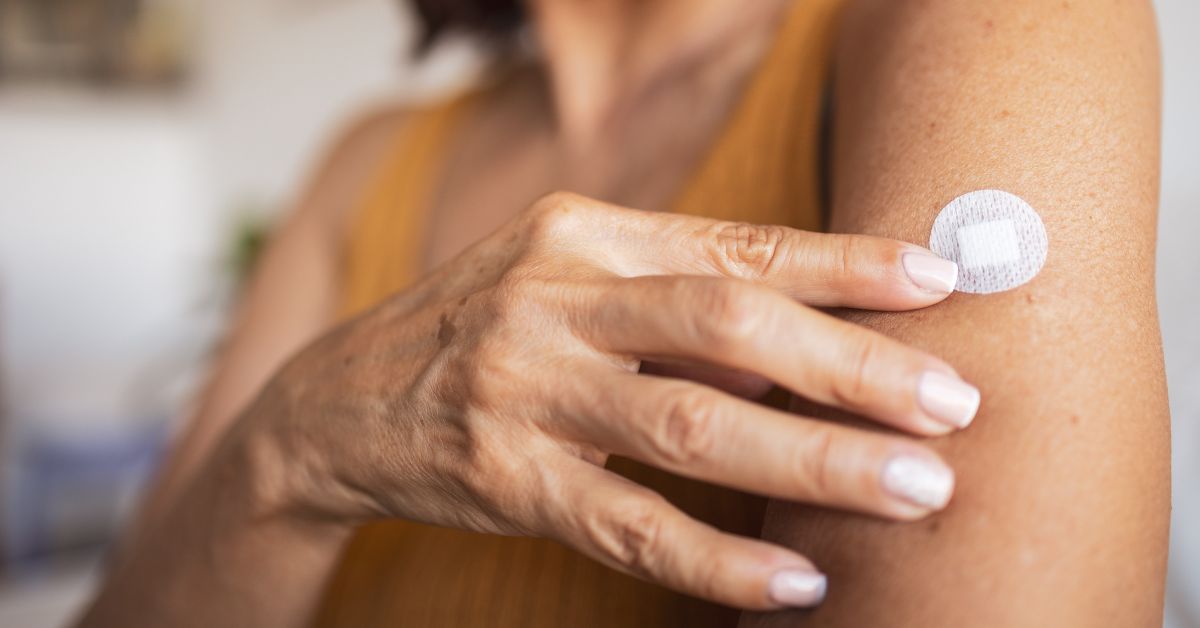 Terapia hormonal de una mujer en menopausia